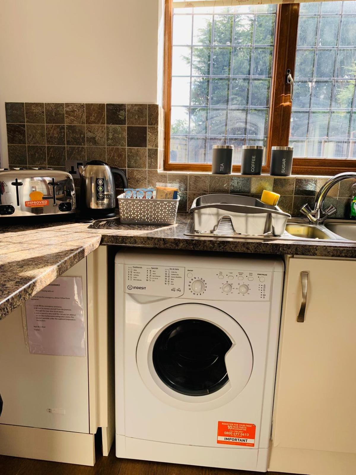 3Br House Ossett-Wakefield, Free Parking 3 Cars Wi Fi Long Stays Eksteriør bilde